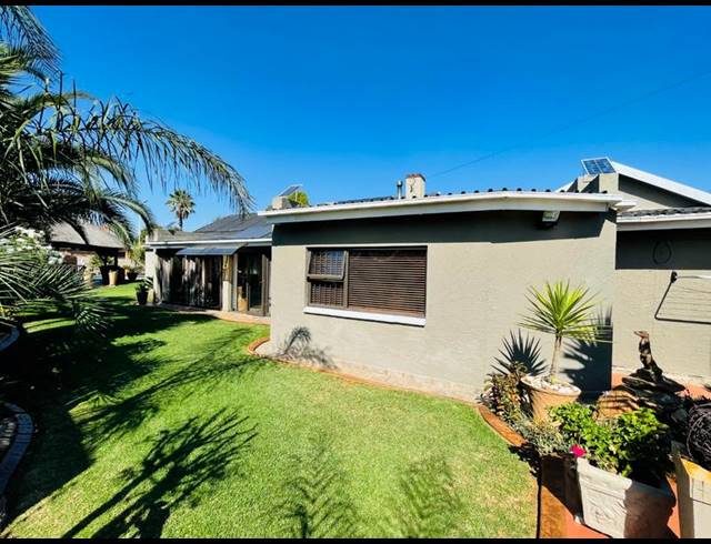 3 BEDROOM HOUSE FOR SALE IN ALBEMARLE